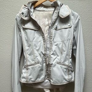 Lululemon fitted peplum raincoat in beige - size 4